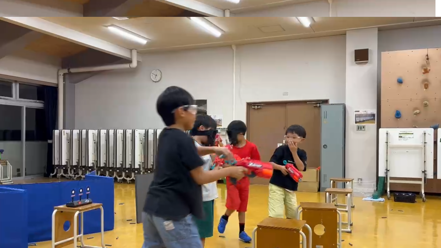 シューティングスポーツに挑戦する子ども